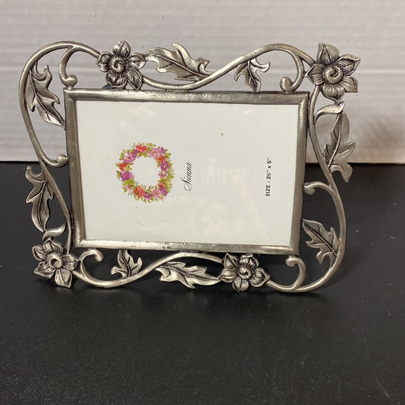 frame. 3.5 x 5” pewter - Picture 3 of 3